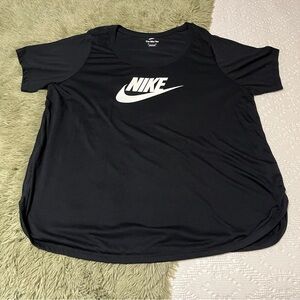 Nike The Tee Women’s Plus Size 1X Black Short Sleeve Gym Workout Shirt EUC!